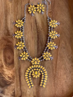 Navajo Pearl Statement Squash Necklace Set In Yellow