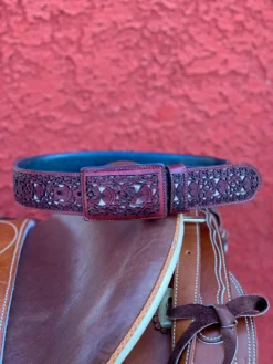 Men's Cinto Lazer - Ramas En Color Burgundy Con Blanco