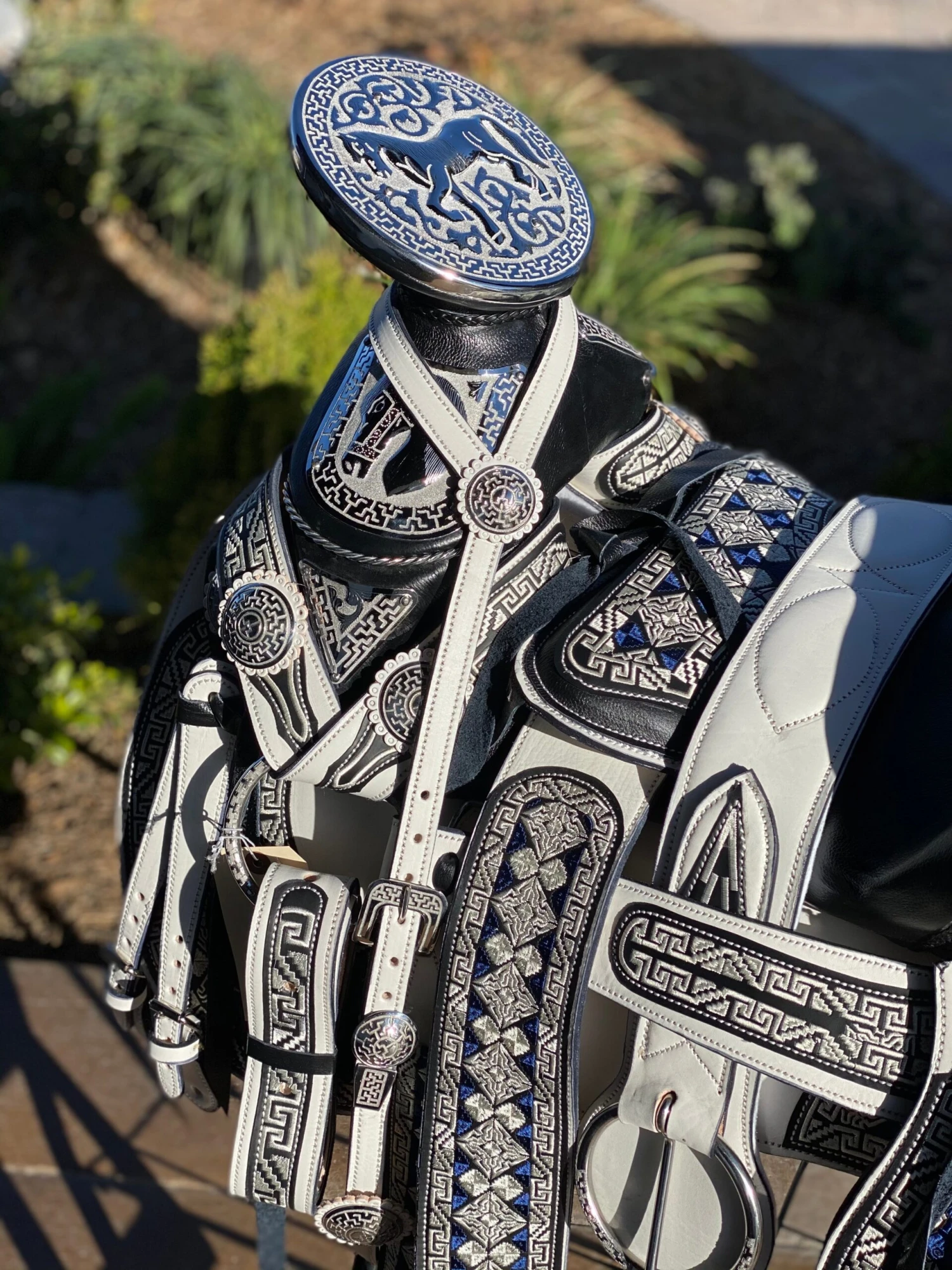 Montura Charra Cola De Pato Con Cantina 2 Montura Charra Cola De Pato Con Cantina - Image 2